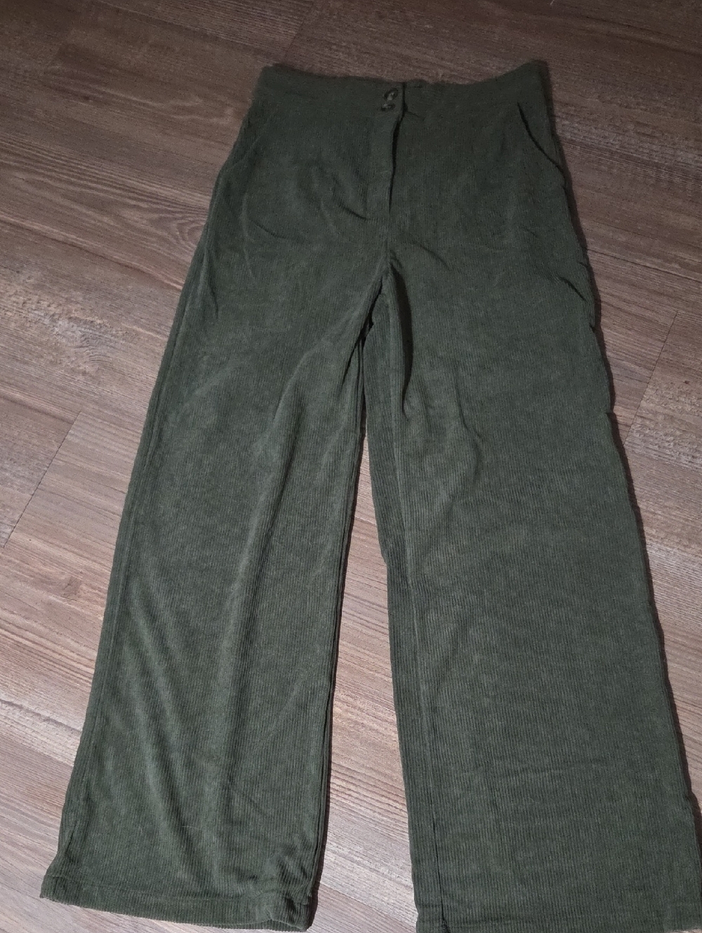 Wide-Leg Corduroy Pants in Olive Green